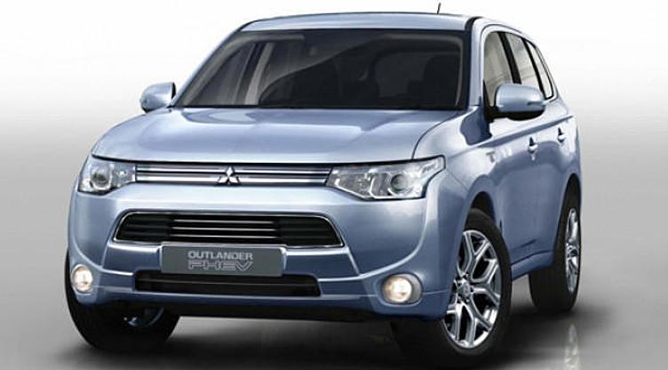 Электровнедорожник Mitsubishi Outlander PHEV появится в России в августе