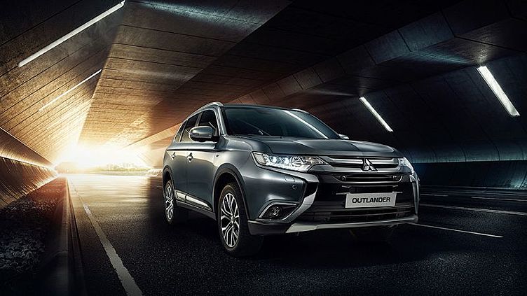 Mitsubishi привезла в Россию самый дорогой Outlander Mitsubishi привезла в Россию самый дорогой Outlander