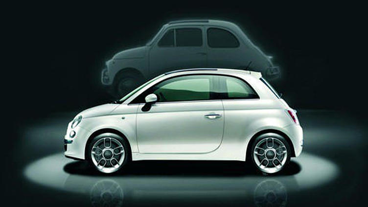 Нынешний Fiat 500 обновится к дню рождения своего предка Нынешний Fiat 500 обновится к дню рождения своего предка