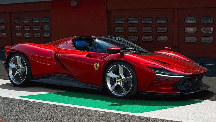 Ferrari показала Daytona SP3 в кузове тарга