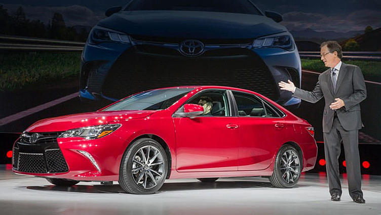 Toyota Camry получила внешность в стилистике седана Avalon Toyota Camry получила внешность в стилистике седана Avalon