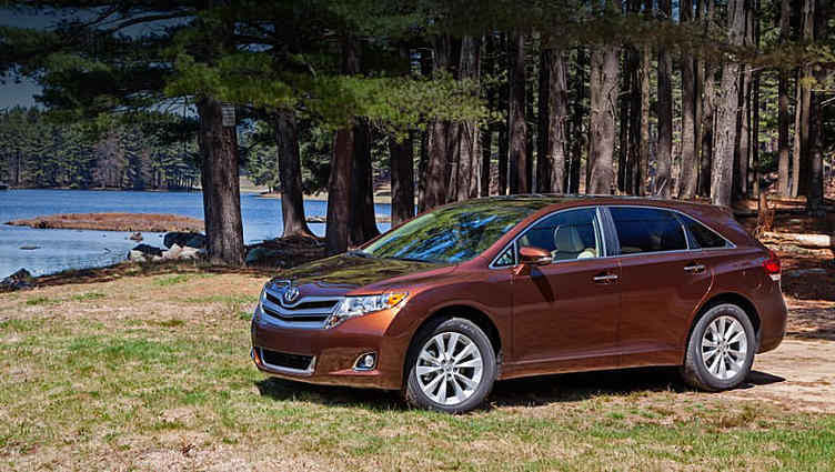 Лавируем между классами на вседорожнике Toyota Venza Лавируем между классами на вседорожнике Toyota Venza