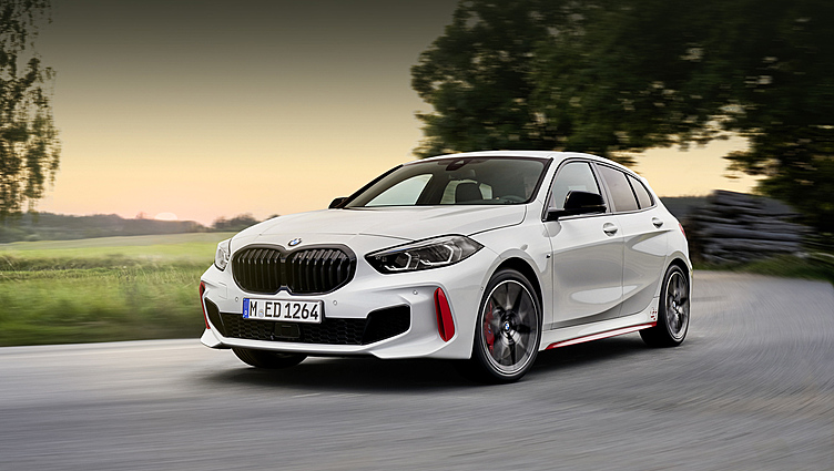 Единичка BMW получила еще одну быструю версию Единичка BMW получила еще одну быструю версию