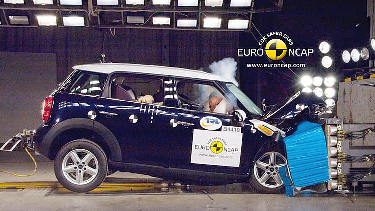 EuroNCAP провела краш-тесты новых моделей, включая новый Sandero EuroNCAP провела краш-тесты новых моделей, включая новый Sandero