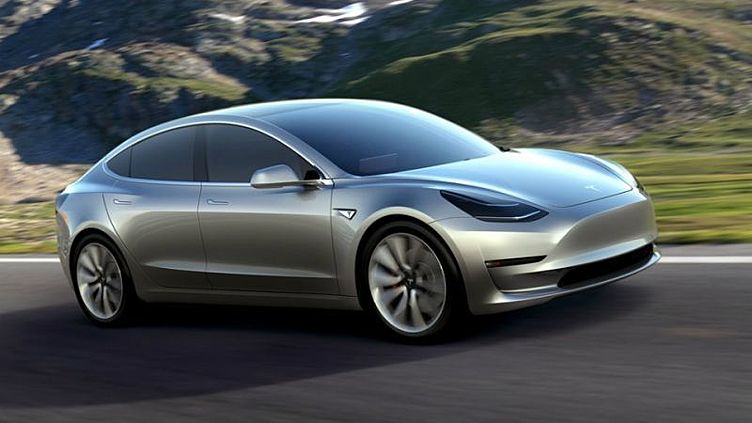 Самая доступная «Тесла» получит базовый автопилот Самая доступная «Тесла» получит базовый автопилот