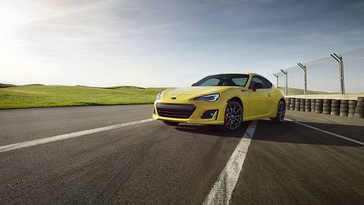 Subaru выпустила «желтую» спецверсию купе BRZ Subaru выпустила «желтую» спецверсию купе BRZ
