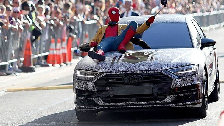 Новый седан Audi A8 показали публике на премьере «Человека-паука» Новый седан Audi A8 показали публике на премьере «Человека-паука»