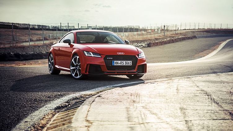 Audi назвала рублевые цены «заряженного» купе TT RS Audi назвала рублевые цены «заряженного» купе TT RS