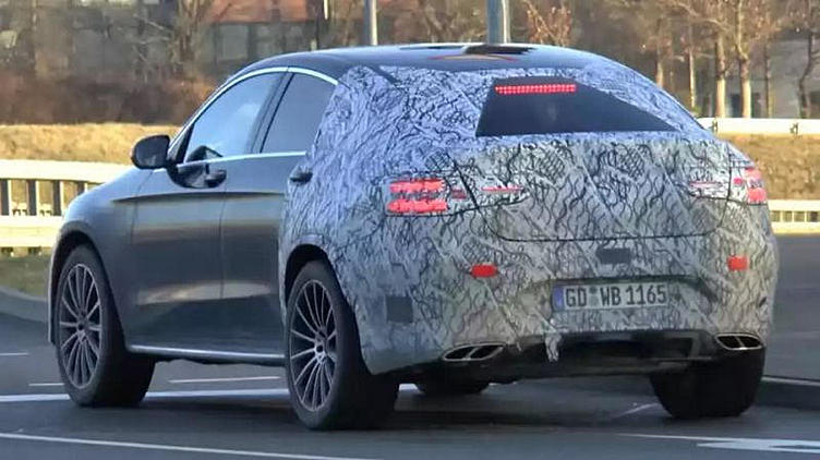 «Мерседес» вывел на тесты «подогретую» версию GLC Coupe «Мерседес» вывел на тесты «подогретую» версию GLC Coupe