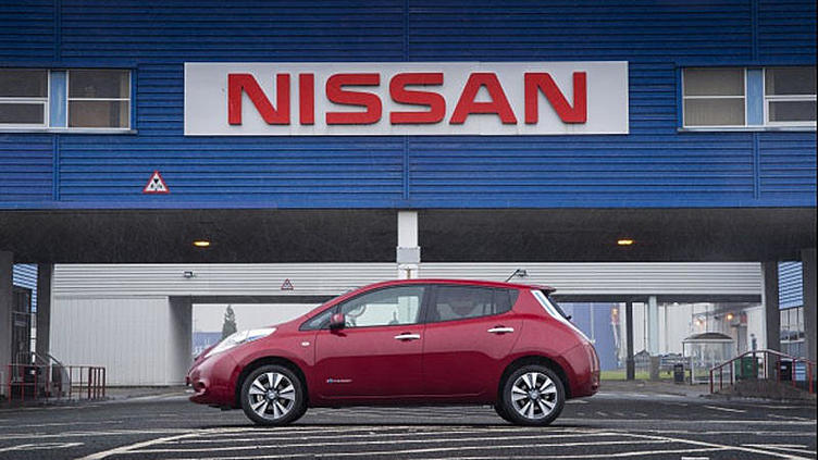 Продажи Nissan Leaf превысили 100-тысячный рубеж Продажи Nissan Leaf превысили 100-тысячный рубеж