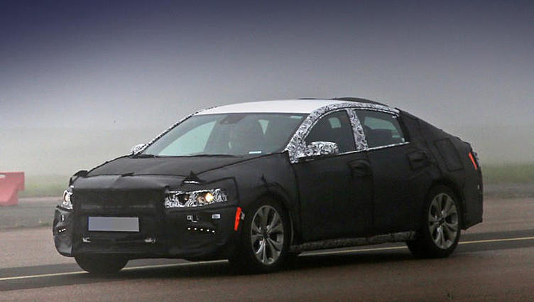 Новый седан Chevrolet Malibu впервые попал в объективы Новый седан Chevrolet Malibu впервые попал в объективы