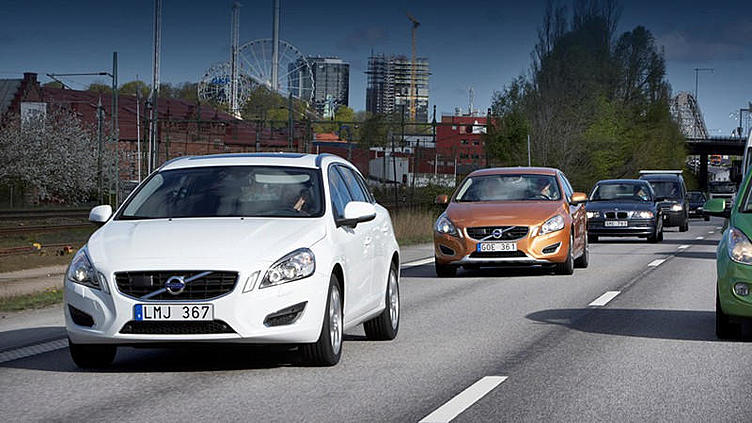Компания Volvo испытала дорогу с магнитами для беспилотников Компания Volvo испытала дорогу с магнитами для беспилотников