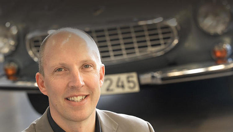Компания Volvo переманила дизайнера интерьеров у Bentley Компания Volvo переманила дизайнера интерьеров у Bentley