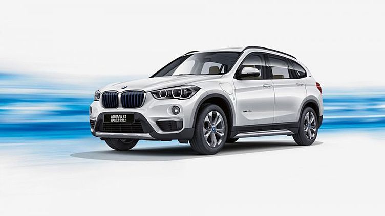 Удлиненный BMW X1 превратился в подключаемый гибрид Удлиненный BMW X1 превратился в подключаемый гибрид