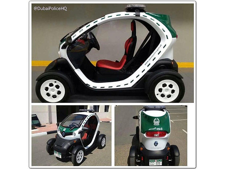 Новый ''суперкар'' дубайской полиции – 20-сильный Renault Twizy Новый ''суперкар'' дубайской полиции – 20-сильный Renault Twizy