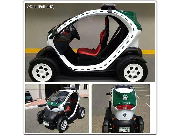 Новый ''суперкар'' дубайской полиции – 20-сильный Renault Twizy