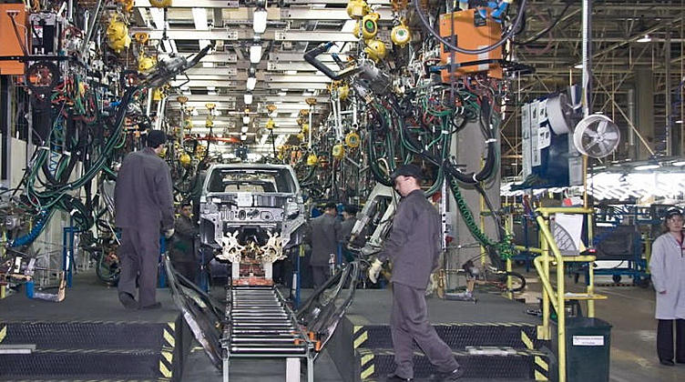 Nissan в I полугодии вдвое увеличил производство в России Nissan в I полугодии вдвое увеличил производство в России