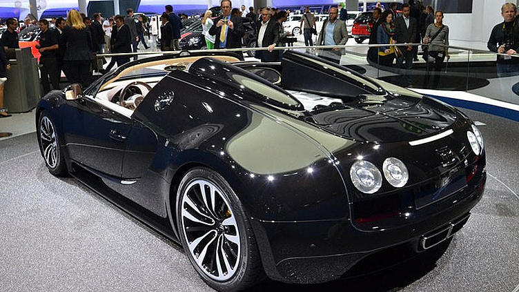Bugatti: новых машин нет, зато есть новые названия Bugatti: новых машин нет, зато есть новые названия
