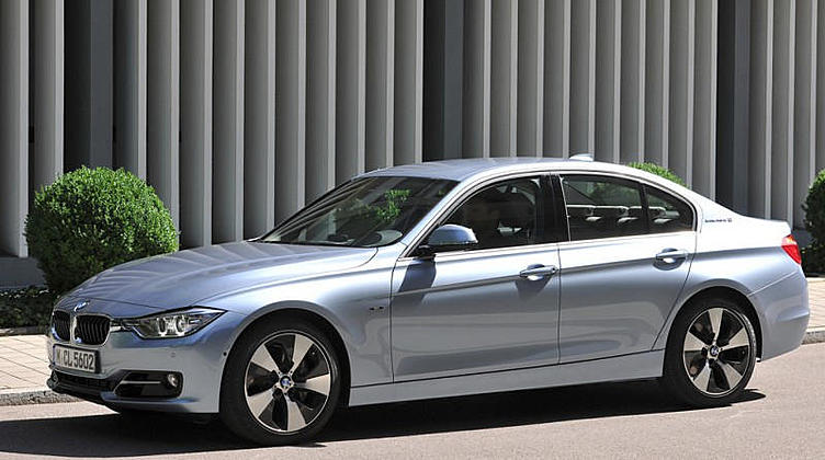 Автомобили BMW в России угодили под отзыв Автомобили BMW в России угодили под отзыв