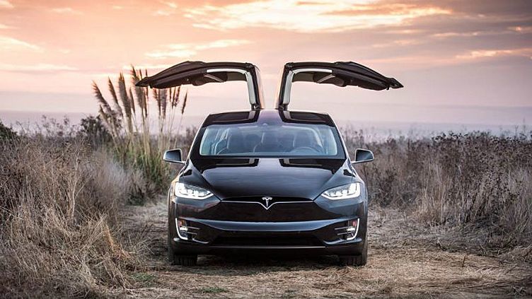 Базовому кроссоверу Tesla Model X увеличили запас хода Базовому кроссоверу Tesla Model X увеличили запас хода
