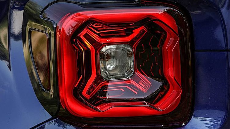 Обновленный Jeep Renegade оснастят литровым мотором Обновленный Jeep Renegade оснастят литровым мотором