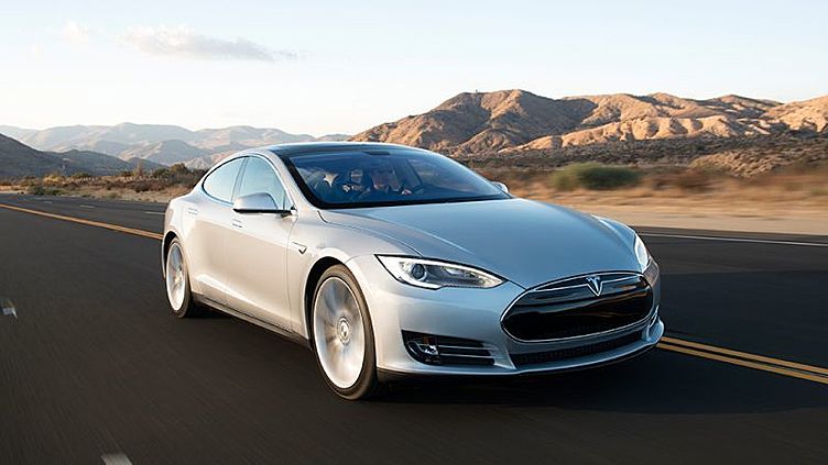 «Тесла» сделает электрокар Model S похожим на Model 3