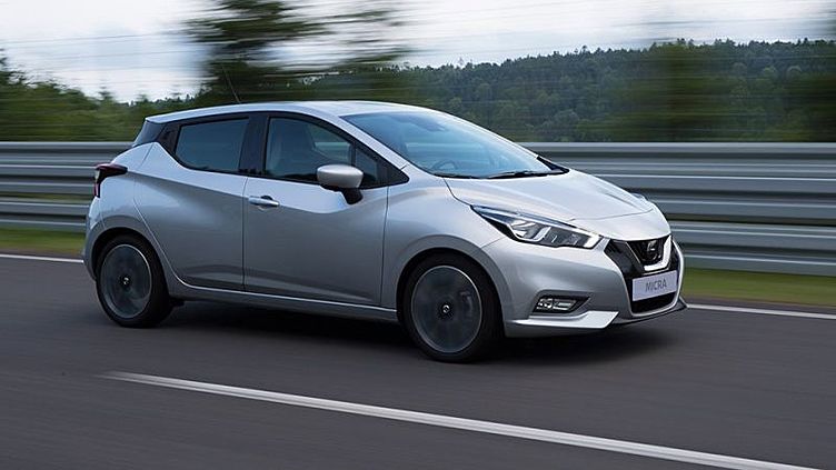 Nissan научил «Микру» останавливаться перед пешеходами Nissan научил «Микру» останавливаться перед пешеходами