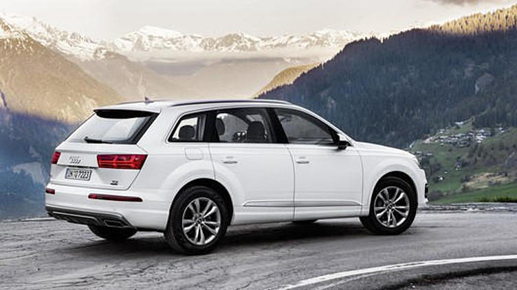 Audi выпустила дешевую и ультраэкономичную версию Q7 Audi выпустила дешевую и ультраэкономичную версию Q7