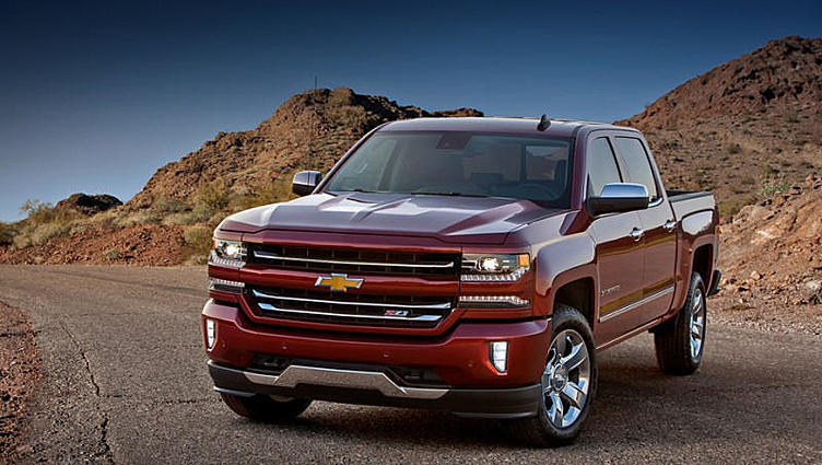 Пикапу Chevrolet Silverado подправили лицо