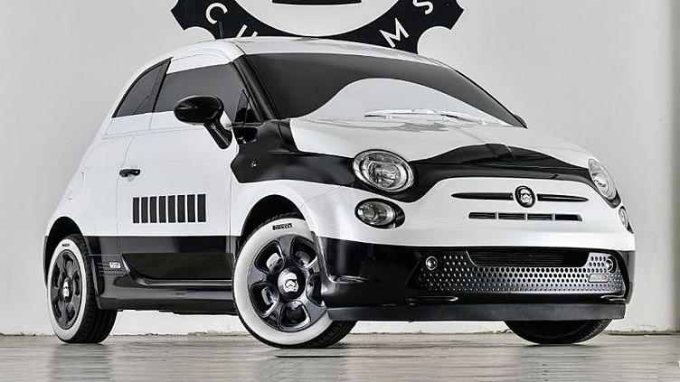 Fiat 500 превратили в «имперского штурмовика» Fiat 500 превратили в «имперского штурмовика»