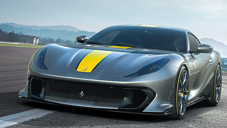 Ferrari 812 получила версию Competizione