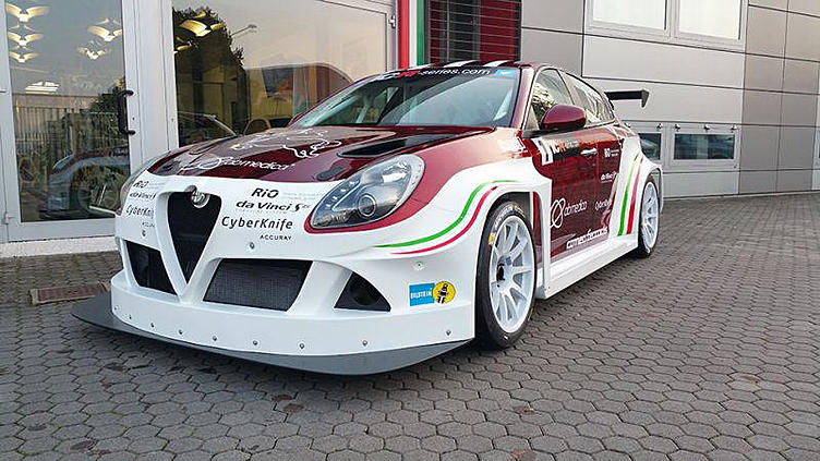 Хэтчбек Alfa Romeo Giulietta подготовили для гонок Хэтчбек Alfa Romeo Giulietta подготовили для гонок