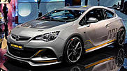 Горячий хэтчбек Opel сменил в Женеве диван на карбон