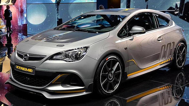 Горячий хэтчбек Opel сменил в Женеве диван на карбон Горячий хэтчбек Opel сменил в Женеве диван на карбон
