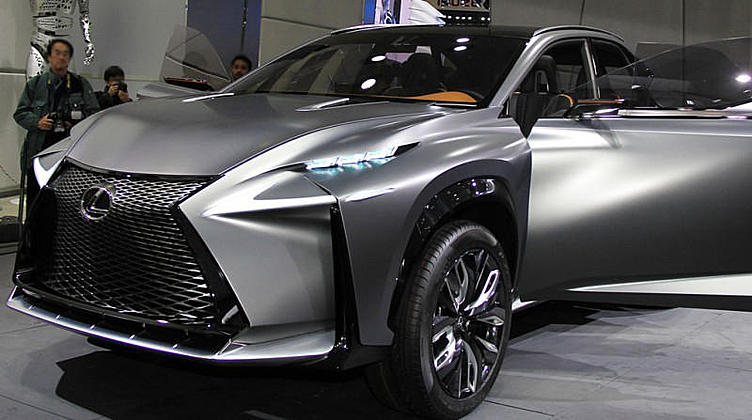 Первый Lexus NX сошел с конвейера