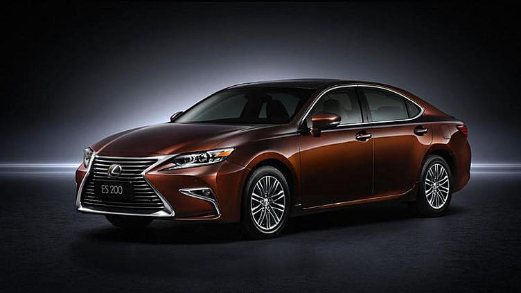 Lexus обновил свой популярный седан Lexus обновил свой популярный седан