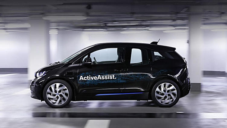 Фирма BMW приучила i3 к многоуровневой парковке Фирма BMW приучила i3 к многоуровневой парковке