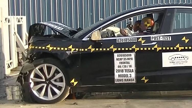 Tesla Model 3 - самый безопасный автомобиль