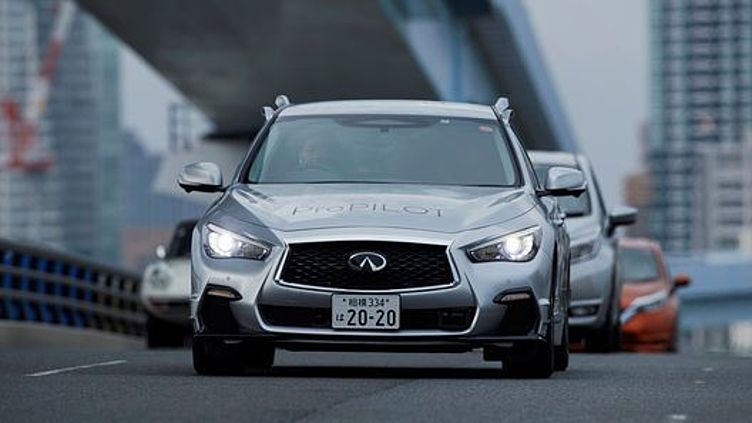 Компания Nissan вывела свой беспилотник на улицы Токио Компания Nissan вывела свой беспилотник на улицы Токио