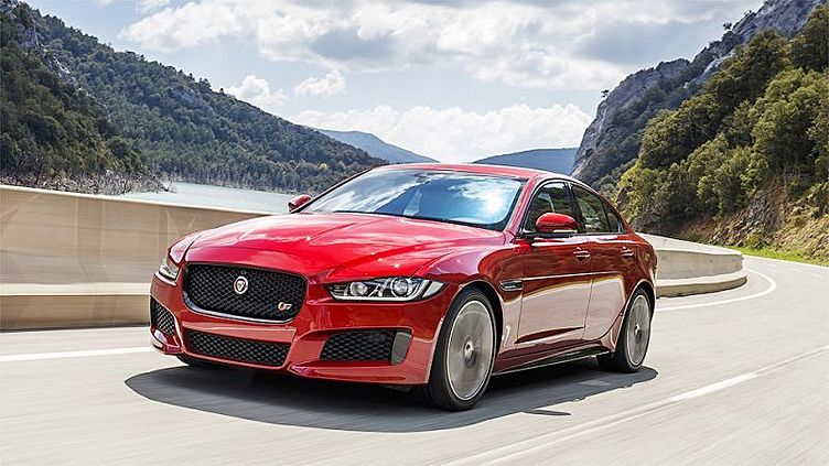 Jaguar добавил F-Pace, XF и XE три новых двигателя Jaguar добавил F-Pace, XF и XE три новых двигателя