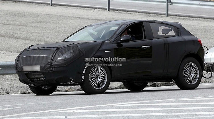 Alfa Romeo снабдит свой кроссовер 500-сильным двигателем Alfa Romeo снабдит свой кроссовер 500-сильным двигателем