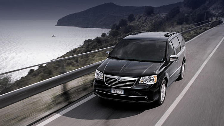 Минивэн Lancia Voyager получил дизельный двигатель