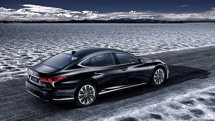 Lexus привезет в Женеву новый флагманский гибрид Lexus привезет в Женеву новый флагманский гибрид