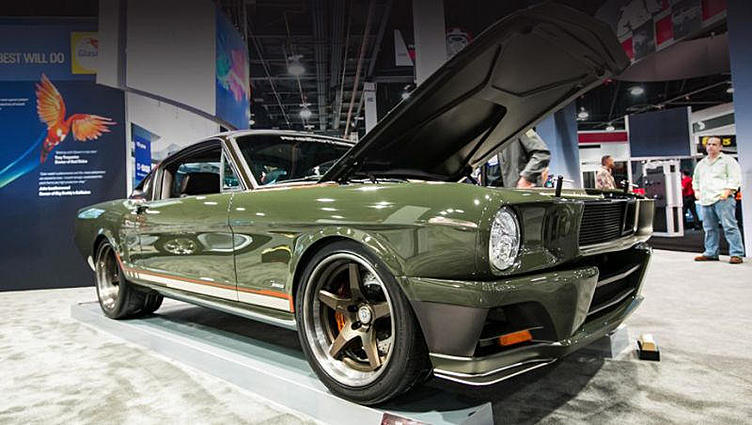 Компания Ringbrothers построила Ford Mustang из углепластика Компания Ringbrothers построила Ford Mustang из углепластика