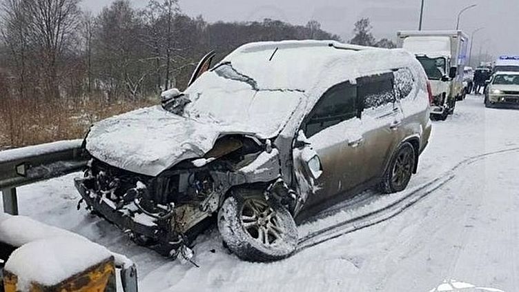 Массовая авария произошла на трассе под Владивостоком