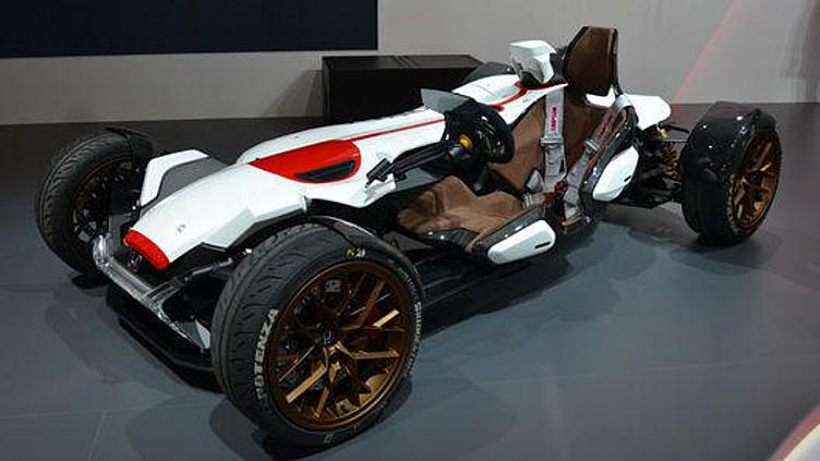 Honda выгнала водителя за пределы кузова Honda выгнала водителя за пределы кузова