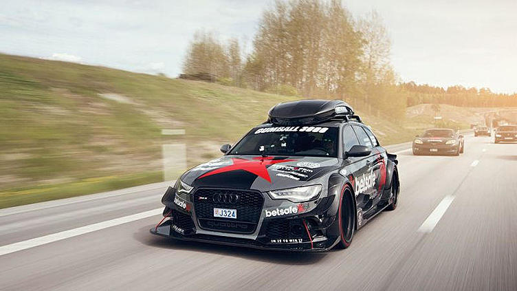 В Амстердаме украли и сожгли Audi RS6 за полмиллиона долларов В Амстердаме украли и сожгли Audi RS6 за полмиллиона долларов