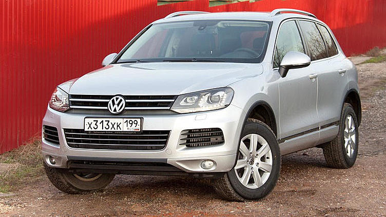 Volkswagen Touareg стал дешевле и богаче 