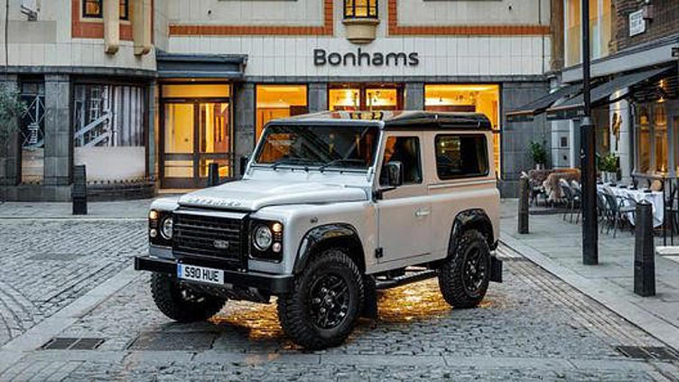 Уникальный Land Rover Defender ушел с молотка за рекордную сумму Уникальный Land Rover Defender ушел с молотка за рекордную сумму