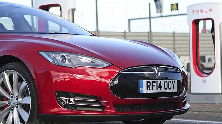 Tesla готовит новый универсал и кроссовер Tesla готовит новый универсал и кроссовер